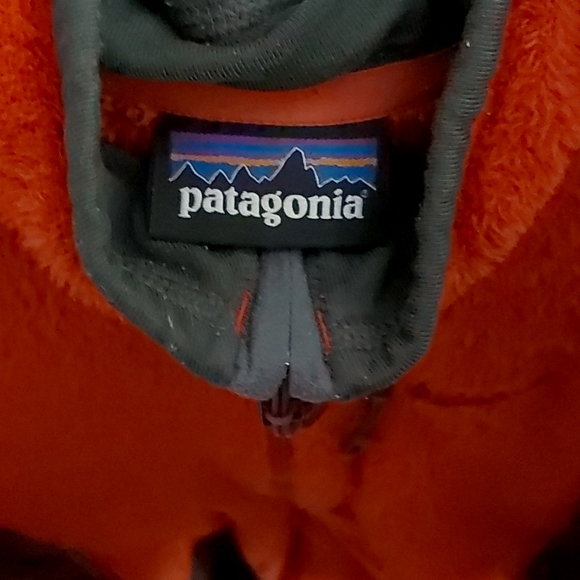 Patagonia Red and Burgundy Women's Jacket - Picture 5 of 8